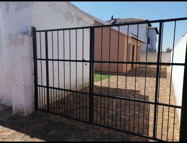 2 BEDROOM HOUSE FOR SALE IN SKY CITY